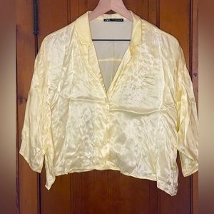 Zara Size XS Satin Feel Pale Yellow Button Down Blouse